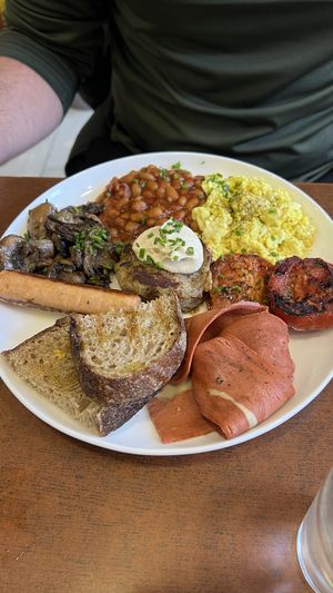 English brakfast #Veganuary at Eqvilibrivm Cafe in Barcelona