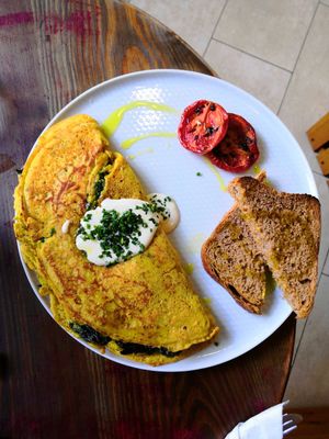Delicious and filling chickpea omelette at Eqvilibrivm Cafe in Barcelona