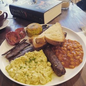 Full English at Eqvilibrivm Cafe in Barcelona