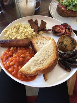 Full English breakfast at Eqvilibrivm Cafe in Barcelona