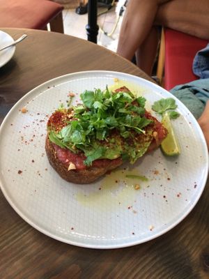 Avocado toast at Eqvilibrivm Cafe in Barcelona