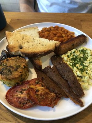 English breakfast at Eqvilibrivm Cafe in Barcelona