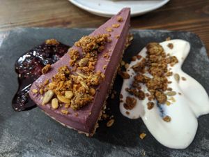 Raw cheesecake at Eqvilibrivm Cafe in Barcelona