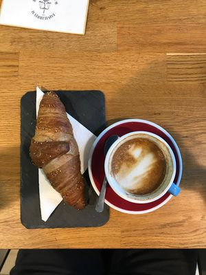 Morning bliss at Eqvilibrivm Cafe in Barcelona