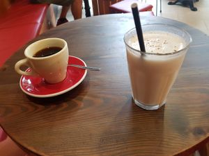 Coffee and smoothie at Eqvilibrivm Cafe in Barcelona