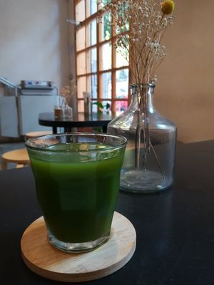 green juice at Eqvilibrivm Cafe in Barcelona