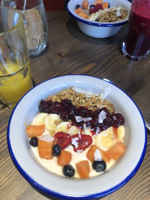 yogurt bowl at Eqvilibrivm Cafe in Barcelona