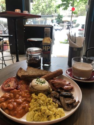 English breakfast and masala chai at Eqvilibrivm Cafe in Barcelona