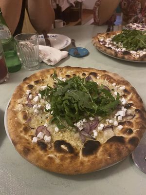 Pizza Teresina - 3 cheese pizza (v), rocket, red onion at Pisco in Vila Do Bispo