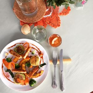 Tempeh with peas blinis at Pisco in Vila Do Bispo