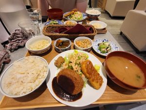 Set meal cutlet and tofu steak at Mumokuteki Vegan Cafe in Kyoto