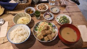 Set meal at Mumokuteki Vegan Cafe in Kyoto