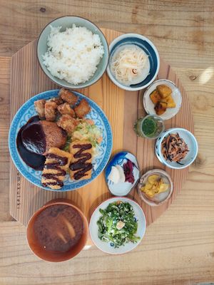 Lunch set 2500 yen at Mumokuteki Vegan Cafe in Kyoto