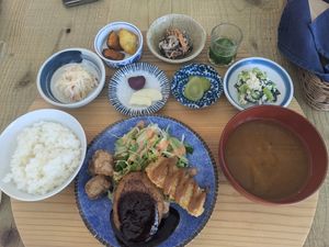 Set meal at Mumokuteki Vegan Cafe in Kyoto