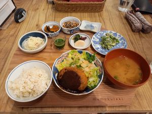 Vegan set lunch at Mumokuteki Vegan Cafe in Kyoto