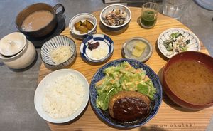 Tofu burger set, with a chai teaa  at Mumokuteki Vegan Cafe in Kyoto
