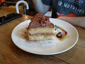 Vegan peach & cocoa cake at Mumokuteki Vegan Cafe in Kyoto