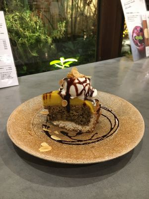 Vegan tart  at Mumokuteki Vegan Cafe in Kyoto