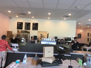 Ambiance at Lovebirds Donuts in Kittery