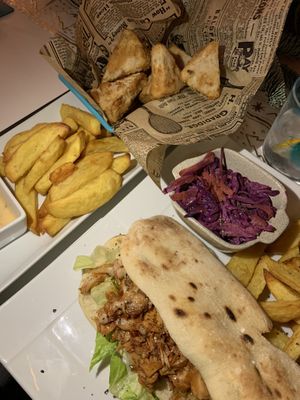 jackfruit nuggets, bbq jackfruit pitta, coleslaw, and fries  at Oceana Club in Benissa