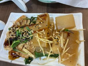 Tofu skin (豆包) and braised daikon radish (滷白蘿蔔) at Miào Shàn GōngZhǔ 妙善公主素食養心鍋 - Princess Vegan Hot Pot  in Kaohsiung