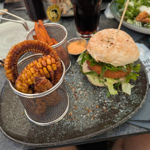 Veganer Premium Oat Burger, Süßkartoffel-Pommes & Corn Ribs at ALEX in Dresden
