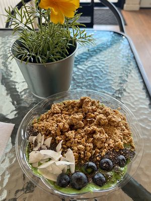 Garden (smoothie) Bowl made with kale  at Lovin' Today in Wood-ridge