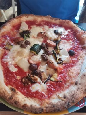 Vegan pizza at Rossopomodoro in Venice