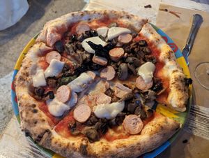 Vegan pizza sub mushrooms for capers at Rossopomodoro in Venice