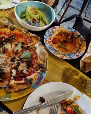 Pizza vegana, fresh salad and grilled eggplant at Rossopomodoro in Venice