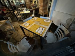 inside  at Rossopomodoro in Venice