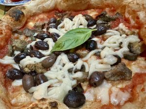 vegan pizza  at Rossopomodoro in Venice