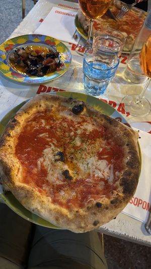 Pizza marinara with extra vegan cheese   at Rossopomodoro in Venice