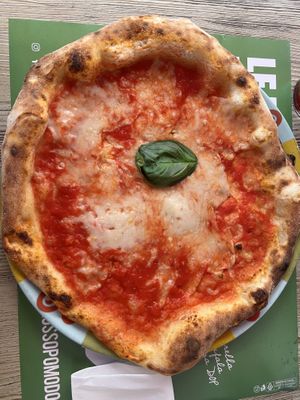 Margherita pizza with vegan cheese    at Rossopomodoro in Venice