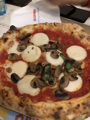 Margherita with mushrooms  at Rossopomodoro in Venice