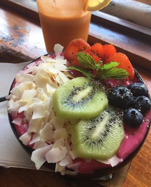 Yummy yummy I got love in my tummy🎶💚🎶💚🎶 at PLANT SHACK - Altea in Altea