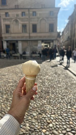 Pistazien Eis vegan   at Gelateria Loggetta in Mantova