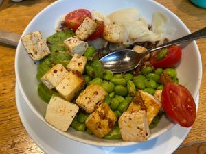 Poké Bowl mit Quinoa at G'nuss in St Gallen