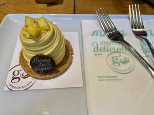 So lecker. Grosszügige Auswahl an veganen Speisen at G'nuss in St Gallen