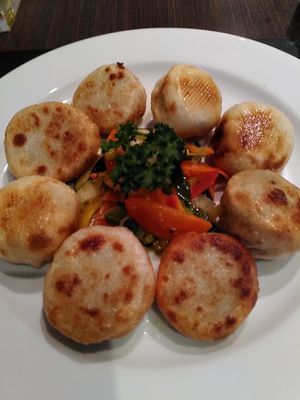 Momos mit Gemüse at Indian Palace in St Gallen