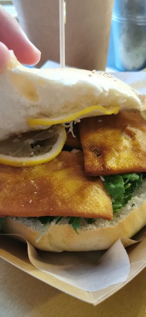 Athena burger at Tipiko in Agrigento