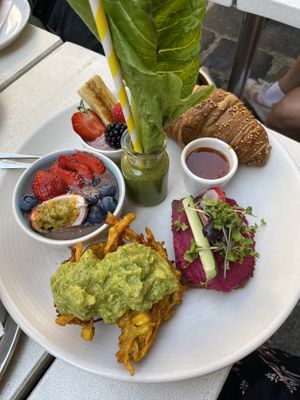 vegan wake up for 13€  at Ulrich in Vienna