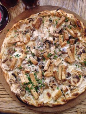 Vegan Flammkuch "Volksvegan" at L'Alsacien in Paris