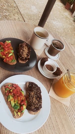 desayuno 😍 - tostadas, té y zumo de naranja at CReeA in Tarragona
