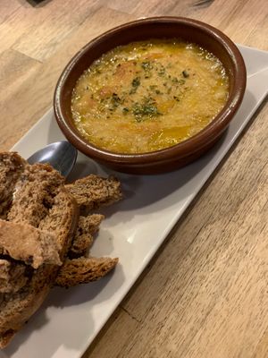 Papalone with bread sticks at CReeA in Tarragona