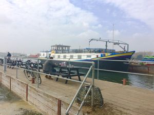 Houseboat at Salt Café in Fareham