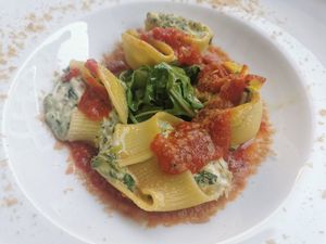 Pasta rellena at B12 in Girona