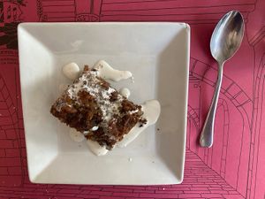 Apple Cinnamon cake  at B12 in Girona