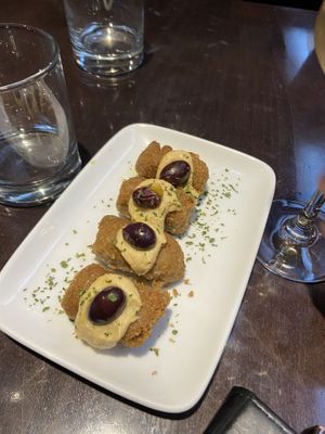 Croquetas ❤️  at B12 in Girona