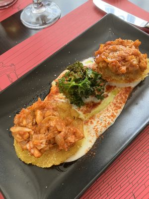 Arepa con jackfruit y kale  at B12 in Girona